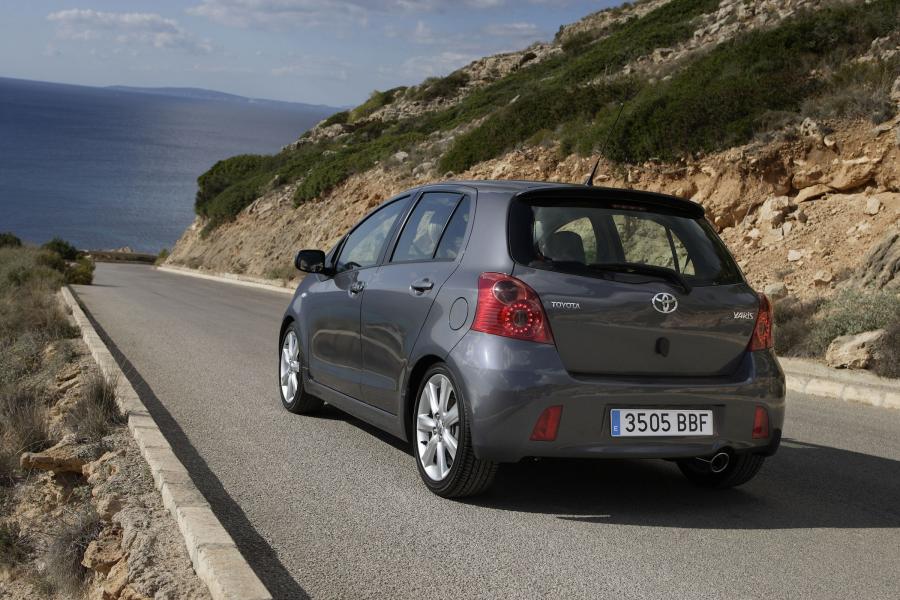  Toyota Yaris TS 2007 года  (фото 42 из 89)